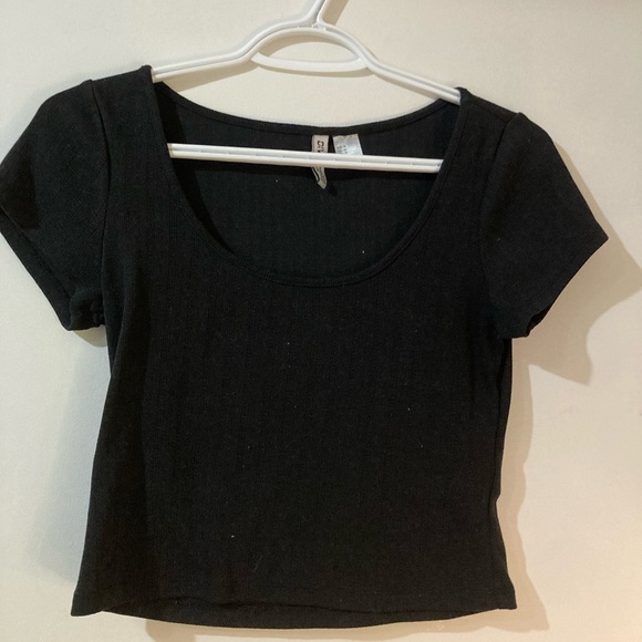 Black H&M scoop neck t-shirt - Picture 1 of 2